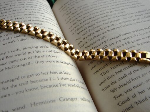 side view: Gold Plated Chain Bracelet in Stainless Steel