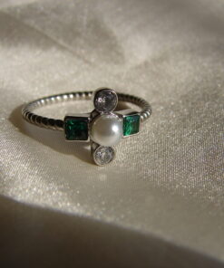 Minimal Green & White Ring