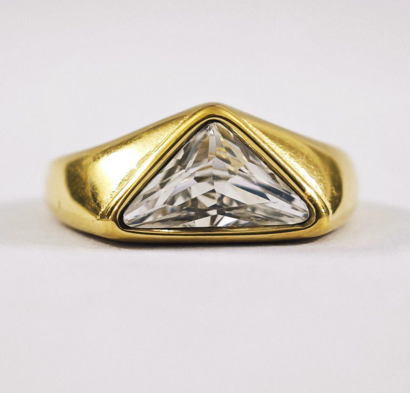 Gold-Plated water proof zircon Ring for women in Pakistan by dango